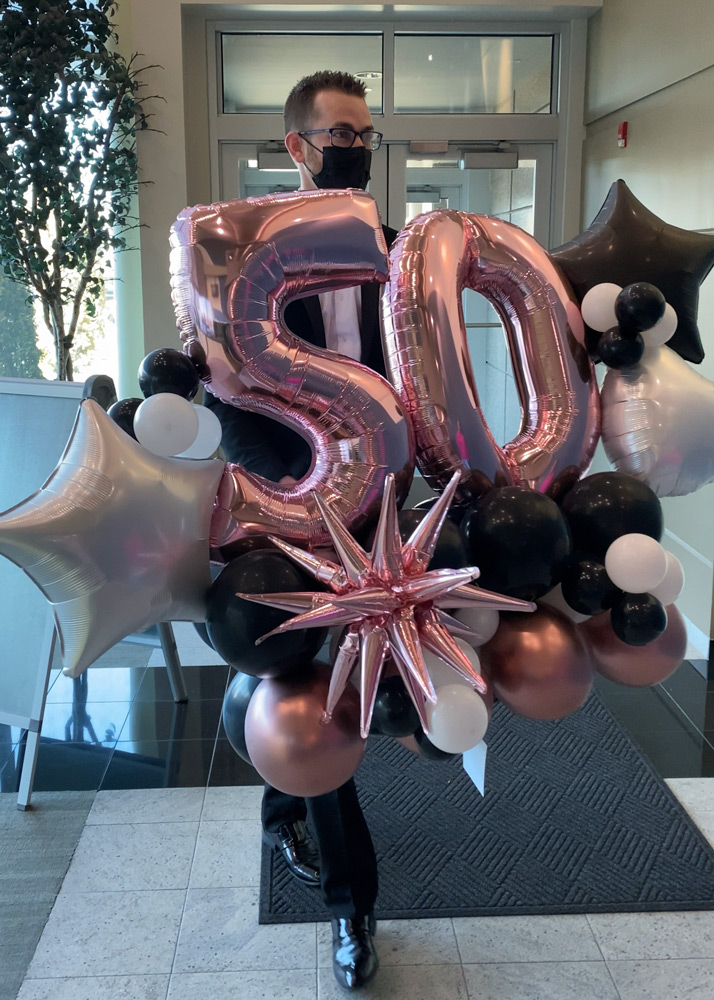 Send balloon bouquets to a business workplace for a birthday.